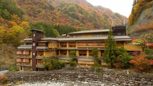 Dünyanın En Eski Oteli Nishiyama Onsen Keiunkan